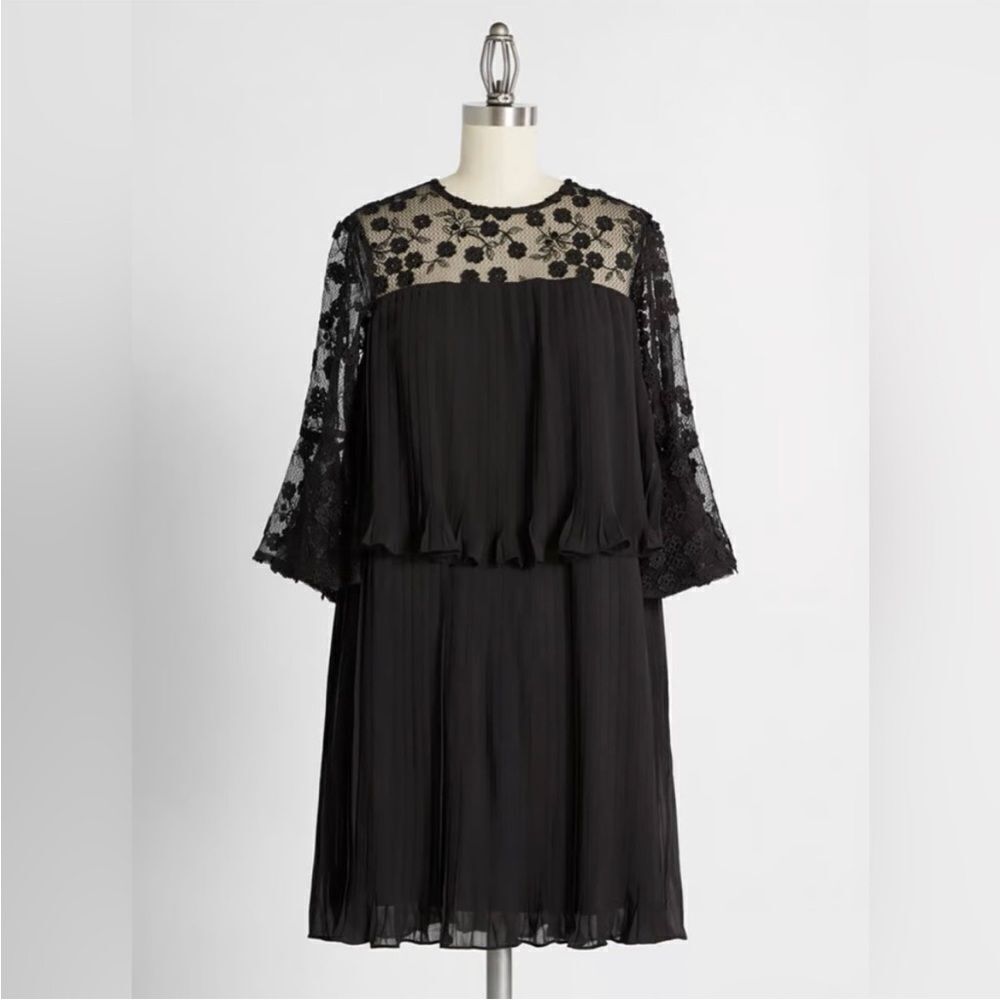 Modcloth Forever Unique Dauntless Dahlias Tiered Mini Dress Pleated Black 8 NWT